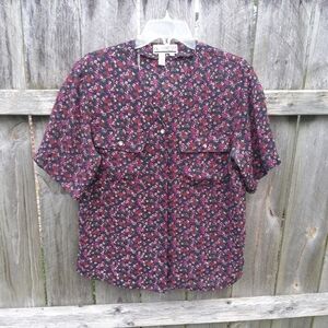 SK & COMPANY SIZE 8 SHORT SLEEVED FLORAL BLOUSE